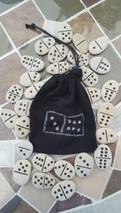 Domino με πέτρες ή/και με φασόλια γίναντες!